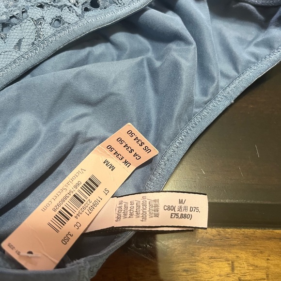 Victoria Secret’s Lace Blue Bralette Size Medium - Picture 7 of 8